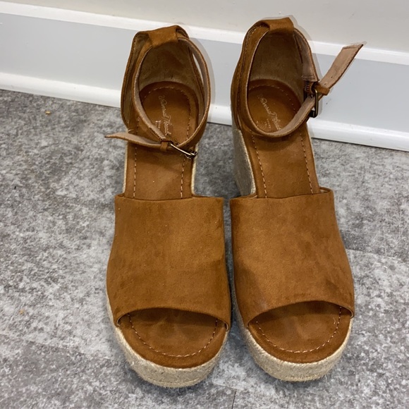 Tan espadrilles - Picture 2 of 4